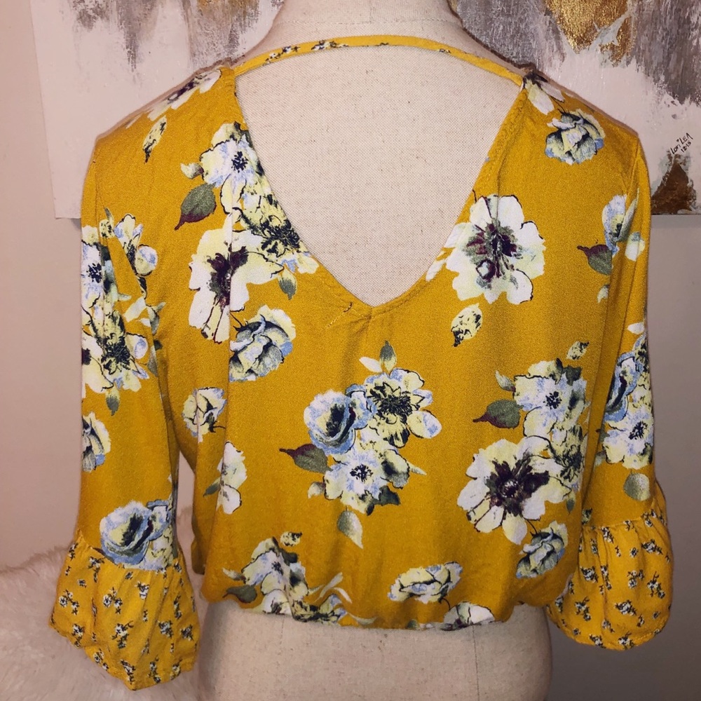 Cropped blouse - Picture 2 of 3
